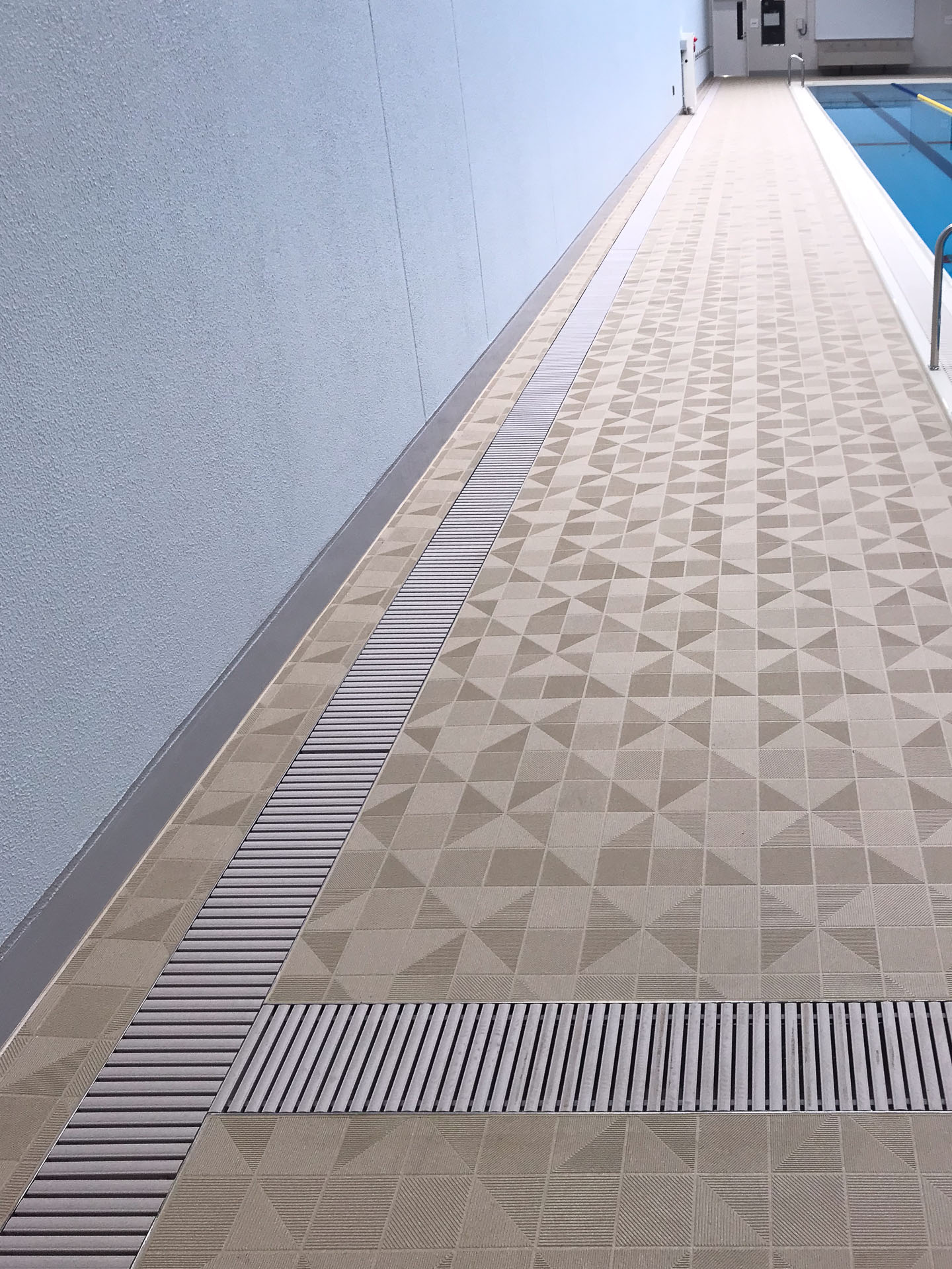 樹脂製グレーチング工事